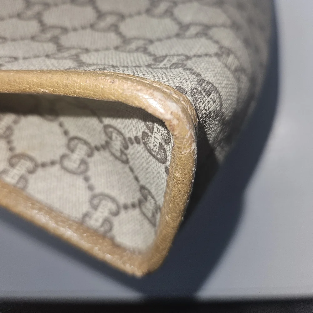 SOLD Gucci Interlocking GG Pouch/Clutch/Cosmetic Bag - Picture 15 of 16